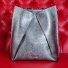 Потрясающая сумка Roeckl Zaha M - silver/red