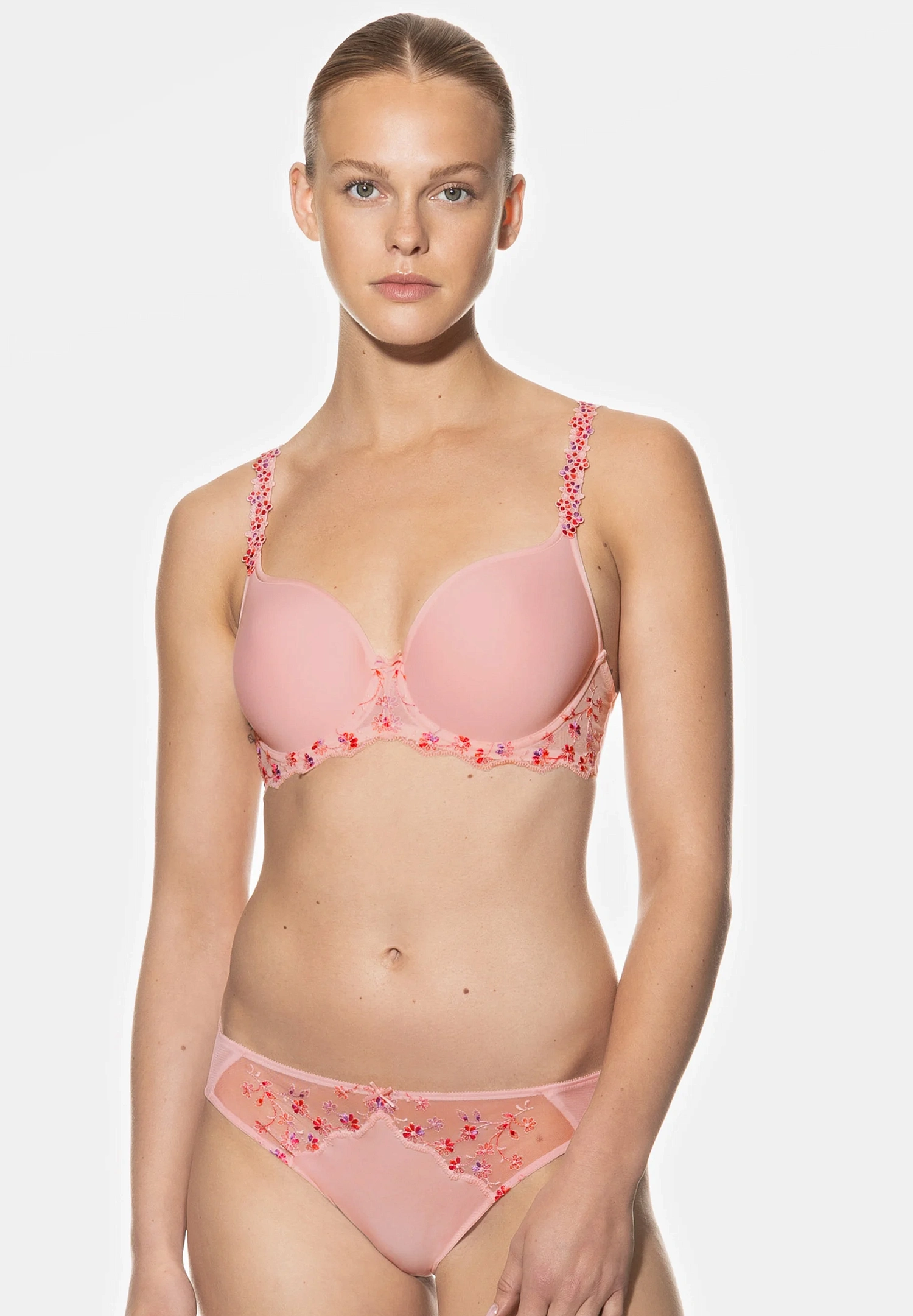 Спейсер Mey с роскошной вышивкой Bonbon #PRICE# - купить с доставкой по Москве, России, оплата при получении